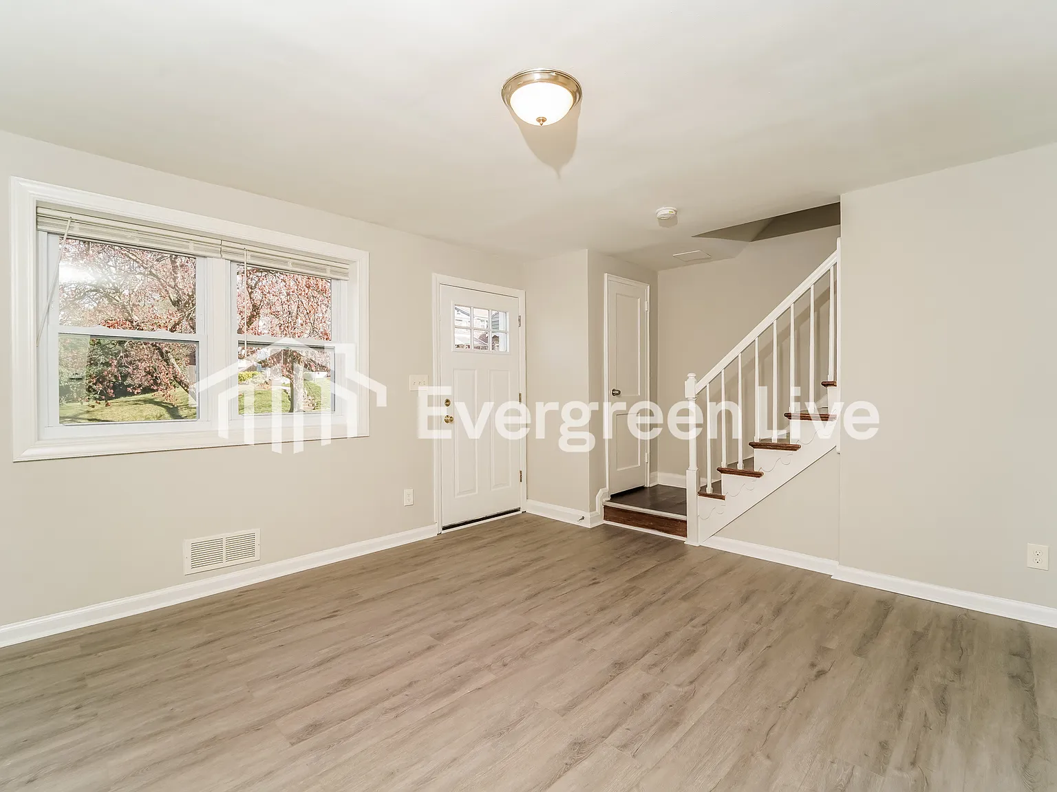 3 bed, 2.0 bath, 1512 sqft, $1,945 — Photo 2