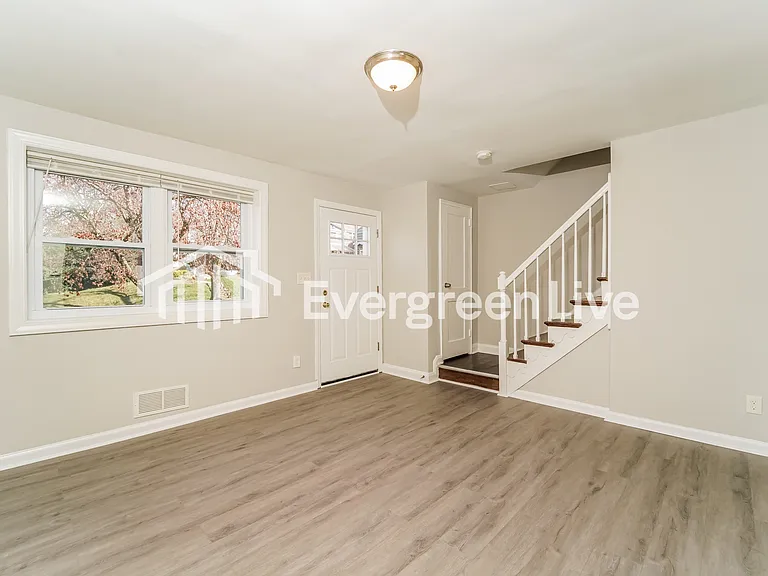 966 Saint Agnes Ln — Photo 2