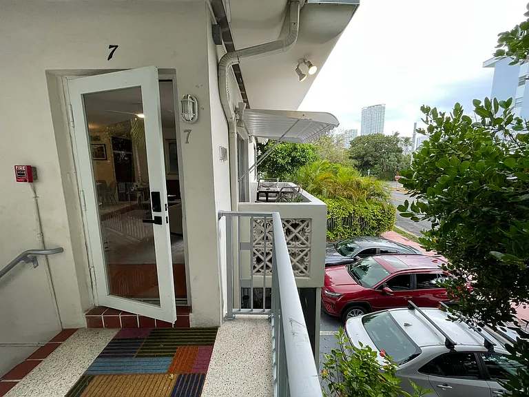 1021 Michigan Ave #7 — Photo 37
