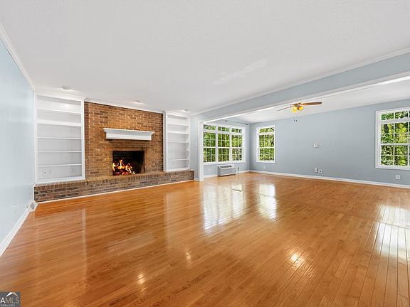 3rd image of 73 Ridgeview Hts