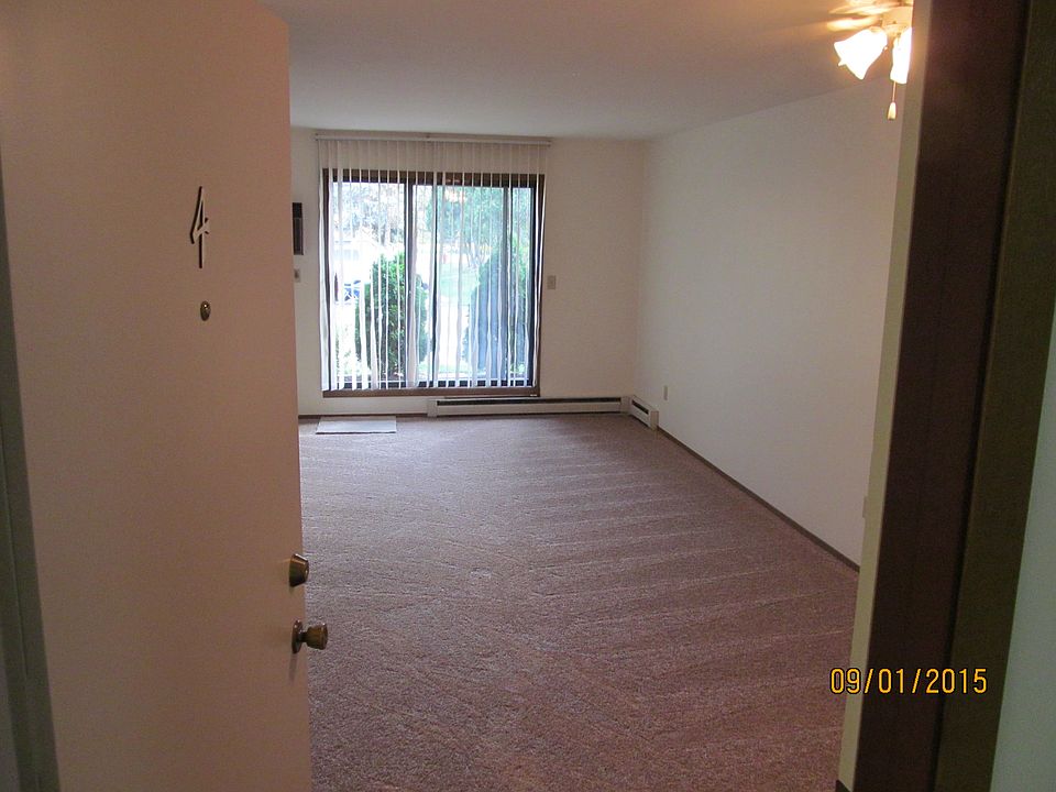 hallway entry veiw into Dining/ Living rooms