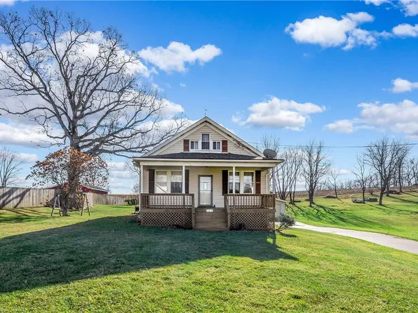 565 Saxonburg Blvd, Saxonburg, PA 16056