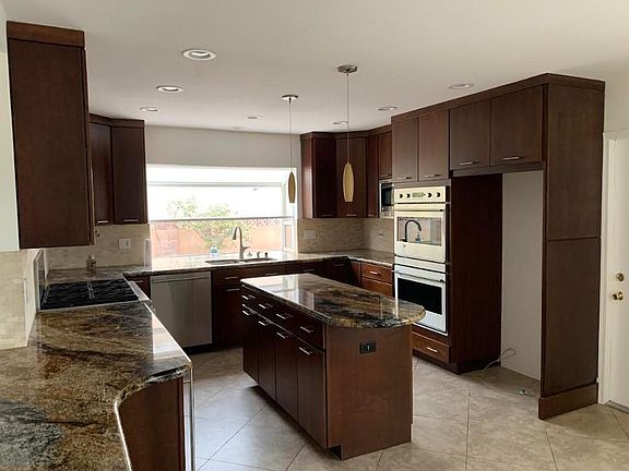 4th image of 407 W Brookshire Ave