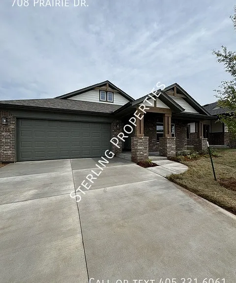 708 Prairie Ln — Photo 2
