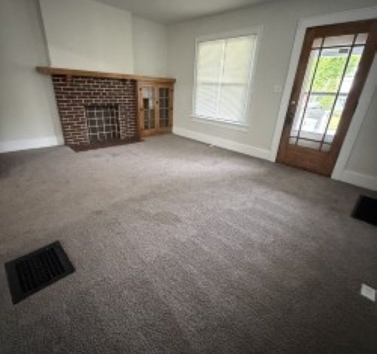 2nd image of 316-20 S Collett St #320