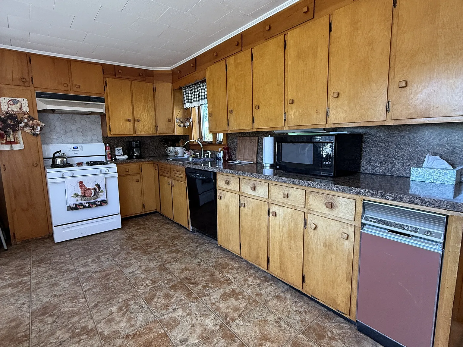 416 East Pond Road - 1 — Photo 4