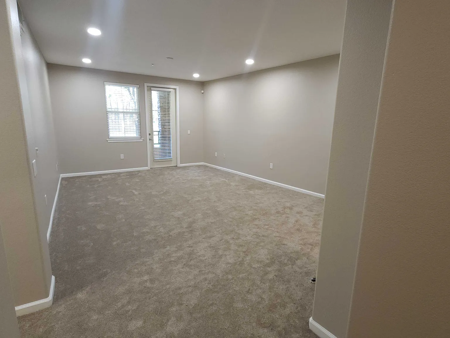 1 bed, 917 sqft, $3,000 — Photo 4