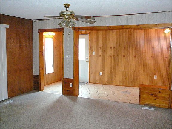 5th image of 206 Stone Dr