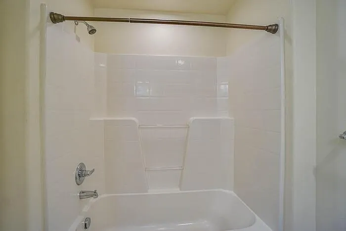 1821 NE 88th Cir — Photo 22