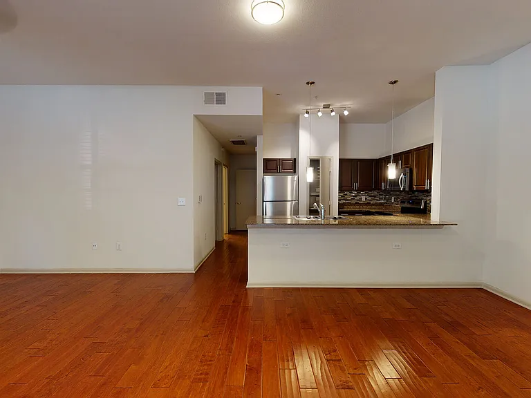 Residences at the Domain — Photo 130
