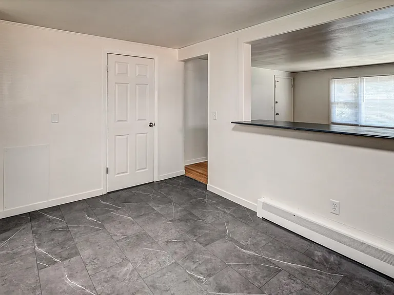 1810 Lake Point Dr #4 — Photo 7