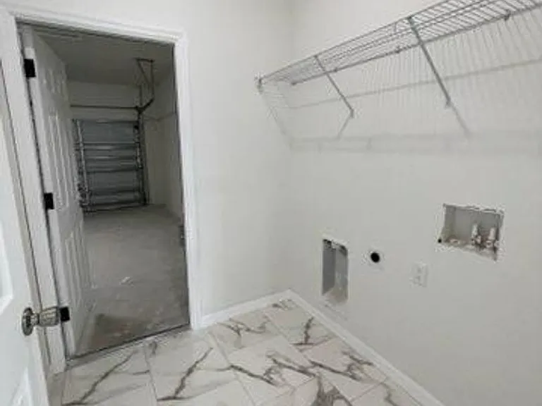 420 Hallmark Ave — Photo 4