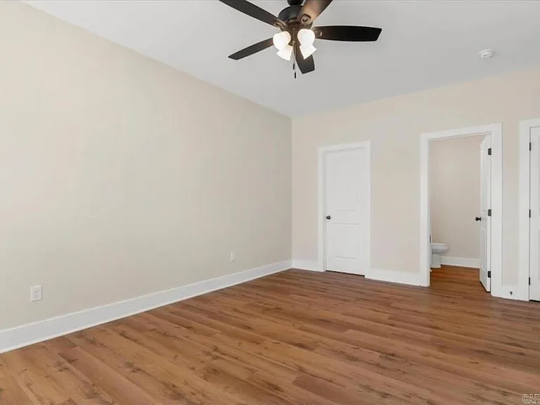 921 Banner St — Photo 6