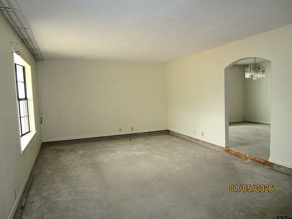 2nd image of 1317 S Butler St