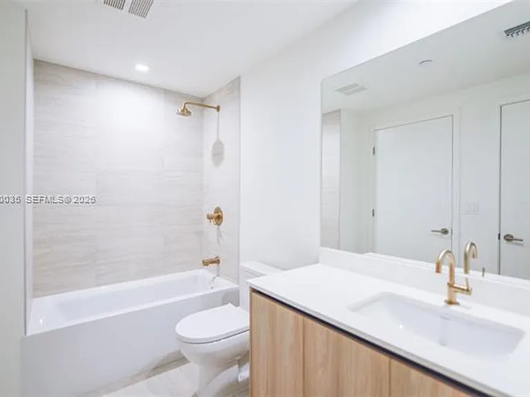 77 SE 5th St #2603 — Photo 24