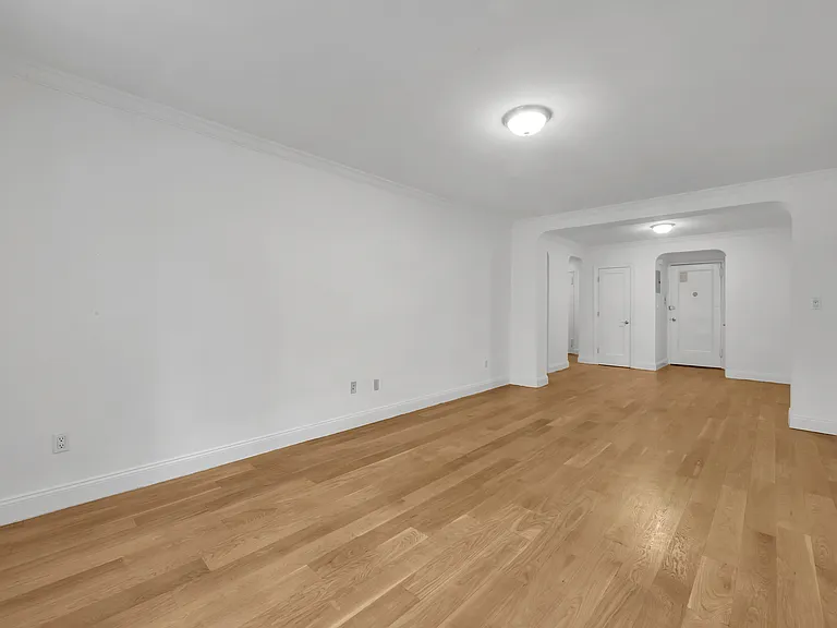 330 E 63rd St #2H — Photo 7