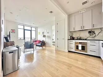 226 Clifton Place, #5A