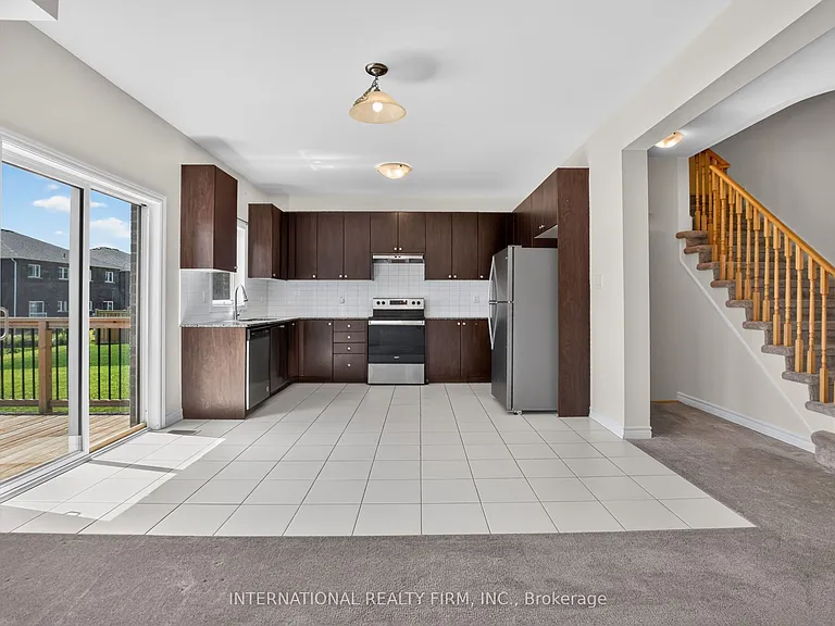 240 Ridley Cres — Photo 10