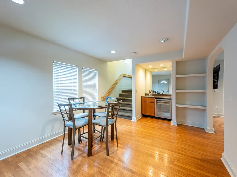 Roland Realty — Photo 18