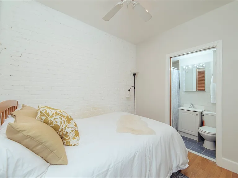 33 Irving St #2 — Photo 5
