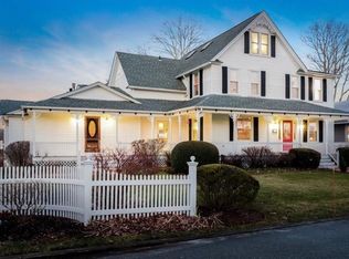 1090 Buttonwoods Ave, Warwick, RI 02886