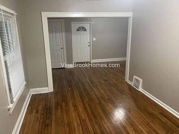 3rd image of 7138 Woodland Ave