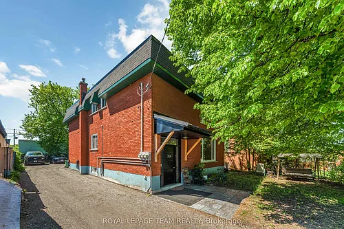 204 Donald St #2 Photo 1