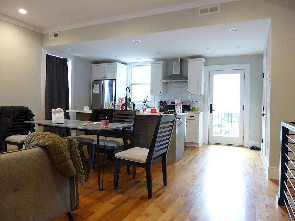 1st image of 241 Boylston St #1