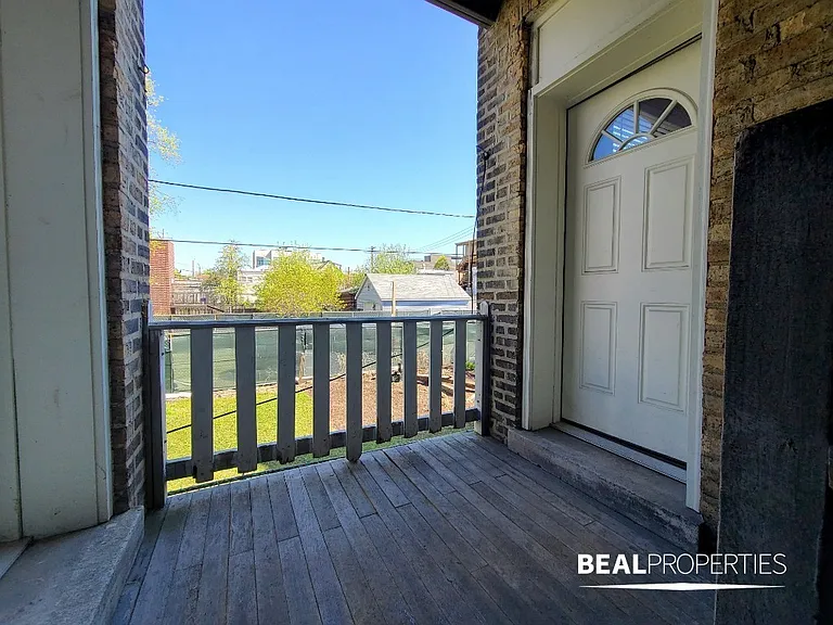 2325 N Rockwell St #B2 — Photo 14