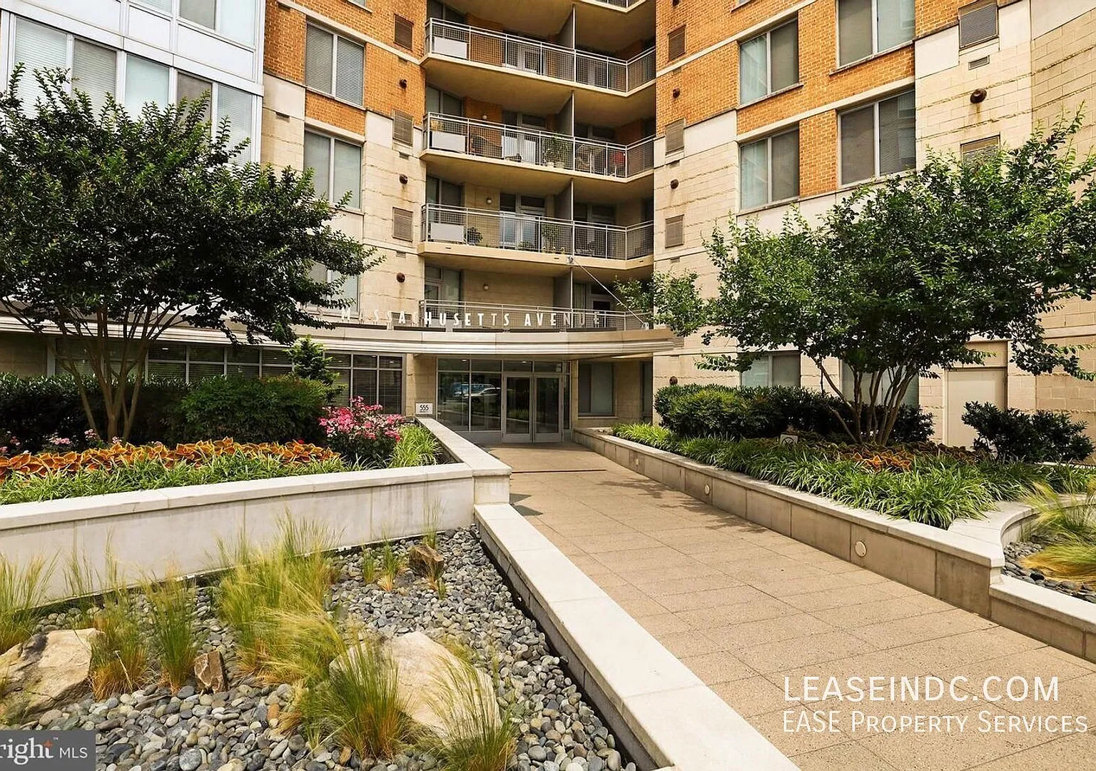 2 bed, 946 sqft, $3,425 — Photo 2