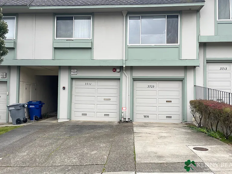 3709 Fairfax Way — Photo 1