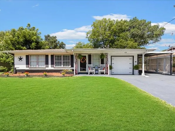 229 Hurstview Dr, Hurst, TX 76053