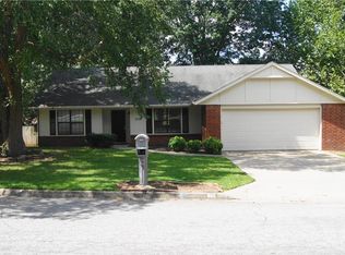 818 S Biscay Ln, Rogers, AR 72758