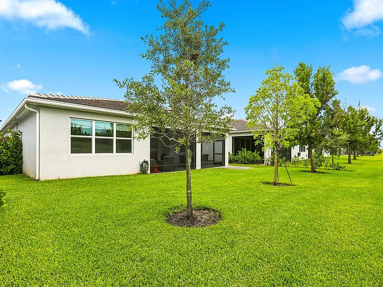 11724 SW Aquila Way — Photo 40
