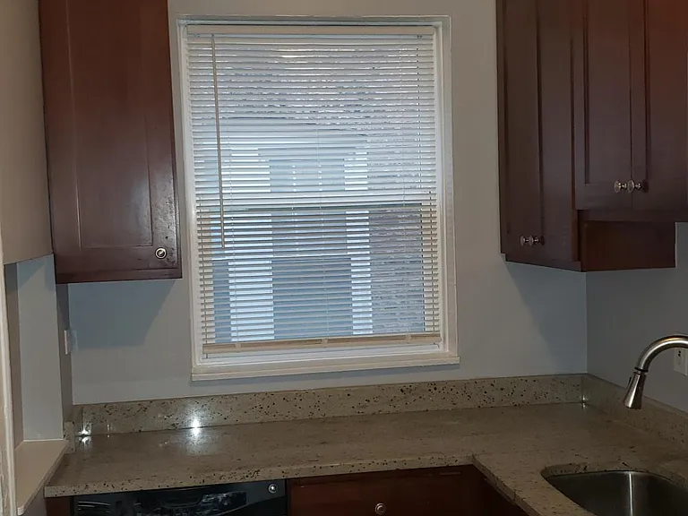 4871 1/2 N Hermitage Ave #2W — Photo 5
