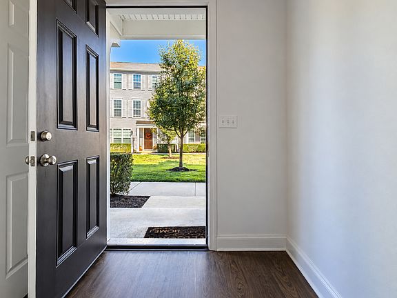 4th image of 508 Mayer Pl