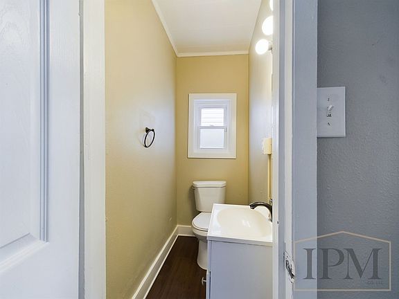 4th image of 2730 Penbrook Ave