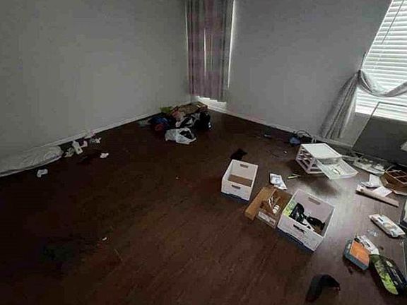 5th image of 10239 Plum Grove Rd