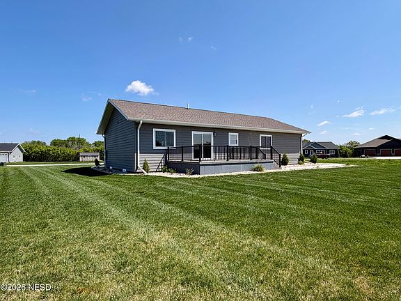 5th image of 704 Valley View Cir