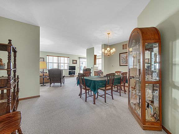 4th image of 1564 Benzie Cir