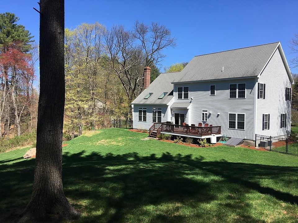 2nd image of 10 Pinewood Ave