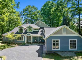 10268 E Twin Oaks Dr, Traverse City, MI 49684