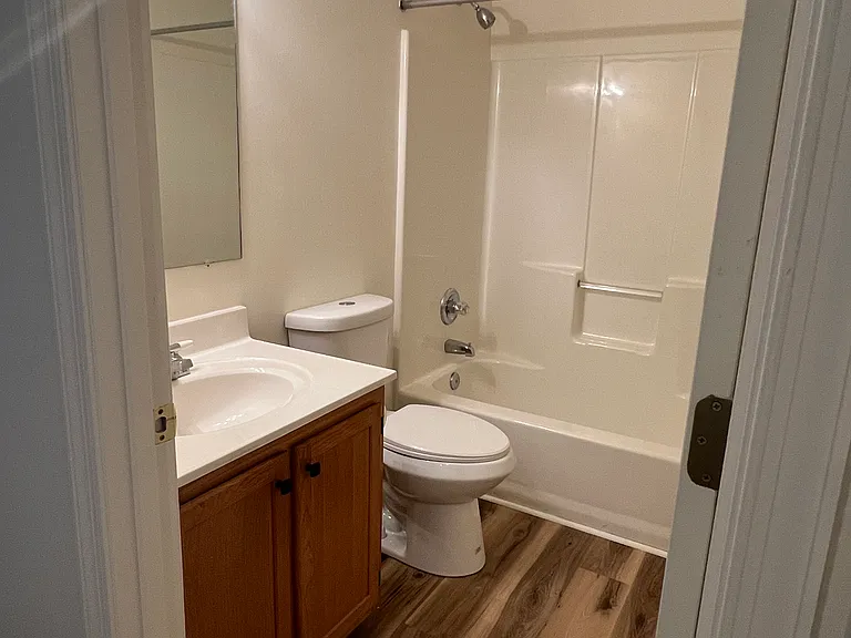 1046 Bridge Ave — Photo 25