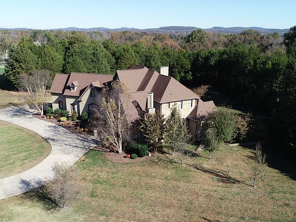 3rd image of 3912 Lakebrook Dr