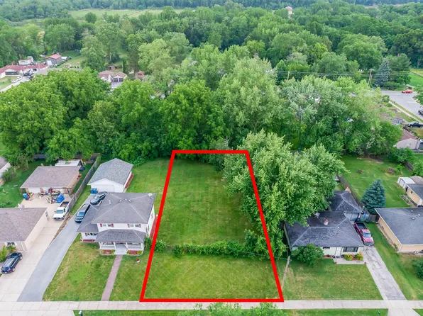 1000 69th Pl, Schererville, IN 46375