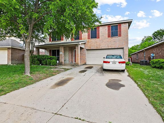 3rd image of 704 Acacia Dr
