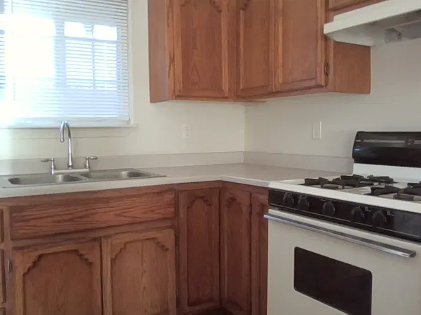 100 59th St SW #4, Albuquerque, NM 87121