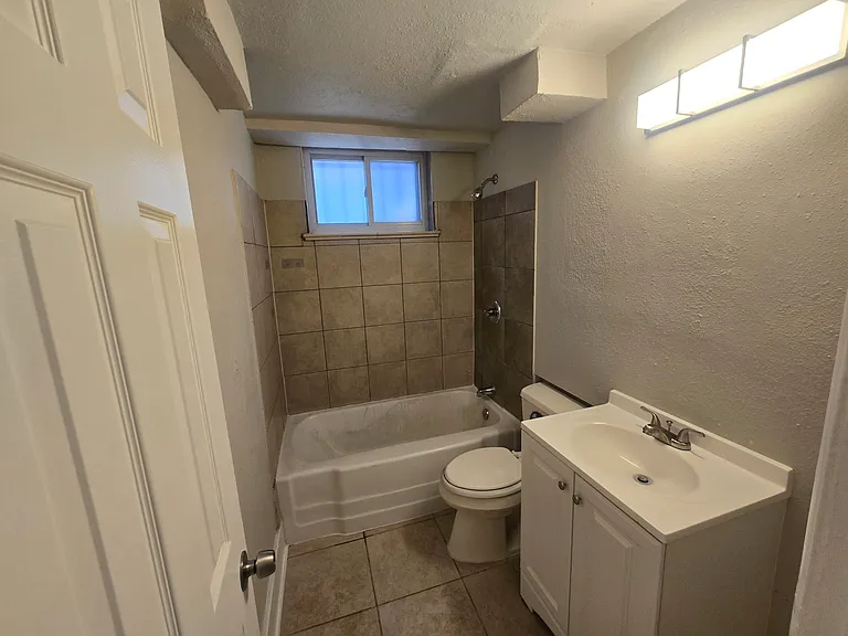 1643 Beeler St #B — Photo 10