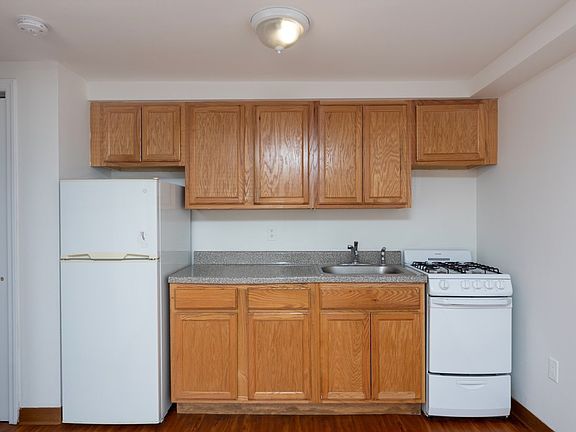5th image of 319-325 E Broadway #C2