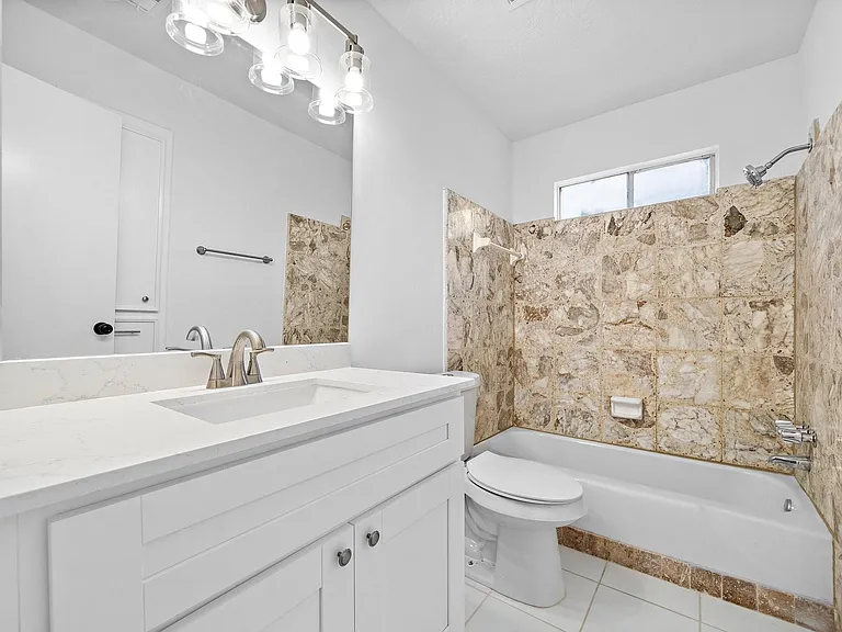 7810 Antoine Dr — Photo 13